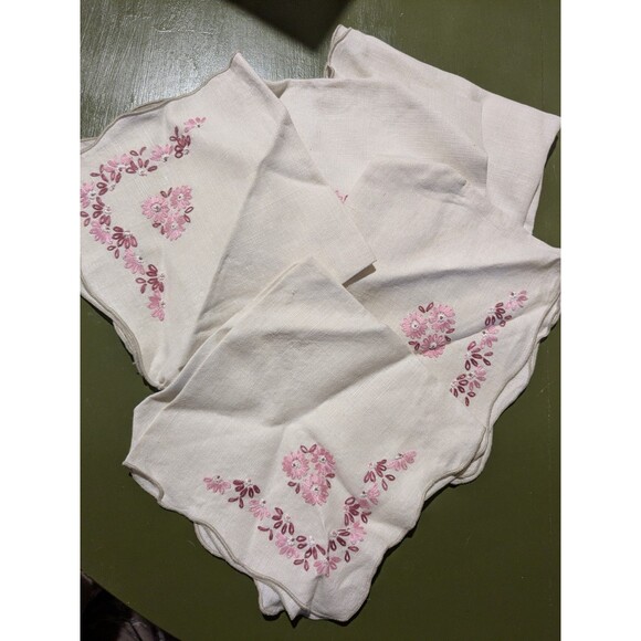 Vintage EMBROIDERED Rectangular Tablecloth Beige With Pink Floral + 6 Napkins - Picture 9 of 10